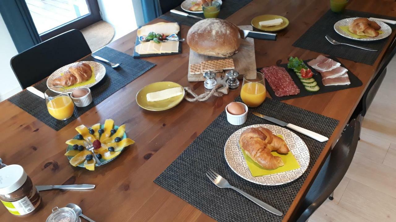 Bed & Breakfast Vallee De L'Ourthe Marcourt Buitenkant foto
